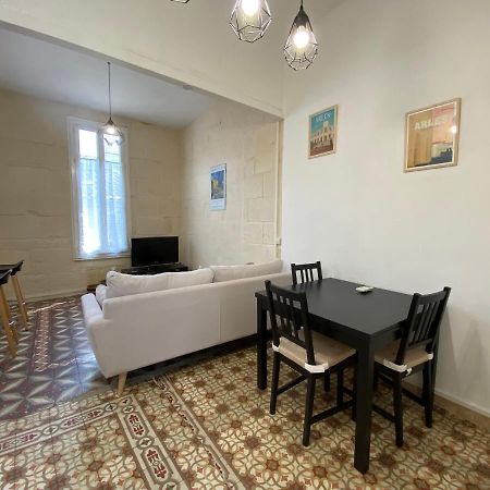 Appartement Le 23 - 2eme Etage à Arles Extérieur photo