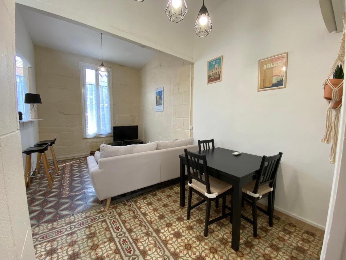 Appartement Le 23 - 2eme Etage à Arles Extérieur photo